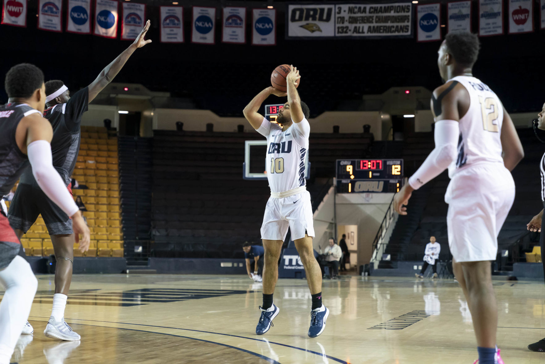Oral Roberts University faces Omaha - Men's Basketball